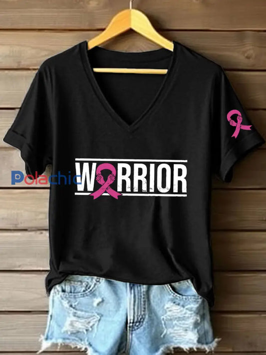 Women’s Breast Cancer Awareness Warrior-T-shirt rose à col en V imprimé ruban Noir / S
