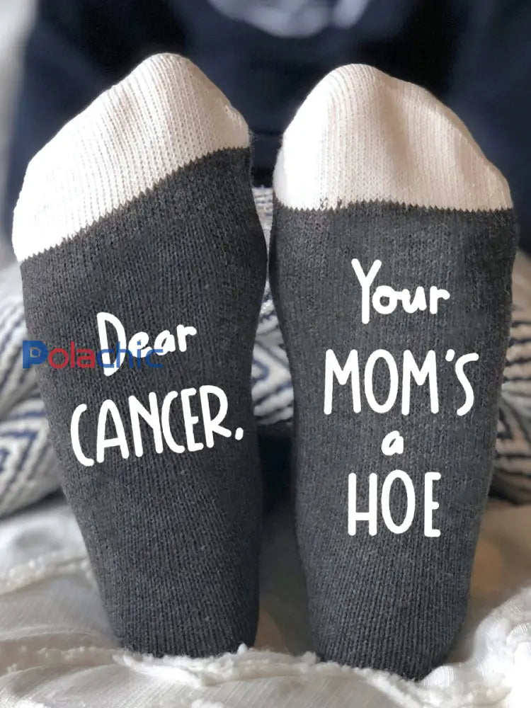 Cher cancer Votre maman est une houe neutre chaussettes gris foncé / ONE