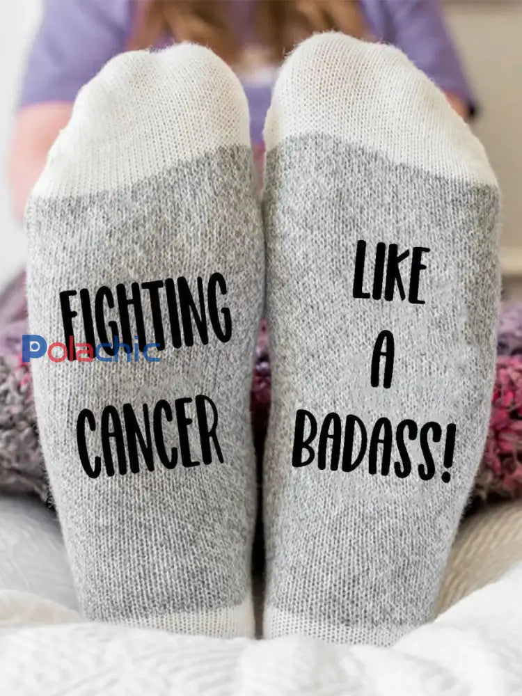 Combattre le cancer comme un badass chaussettes unisexes gris clair / ONE