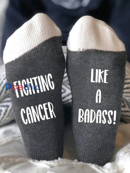 Combattre le cancer comme un badass chaussettes unisexes gris foncé / ONE