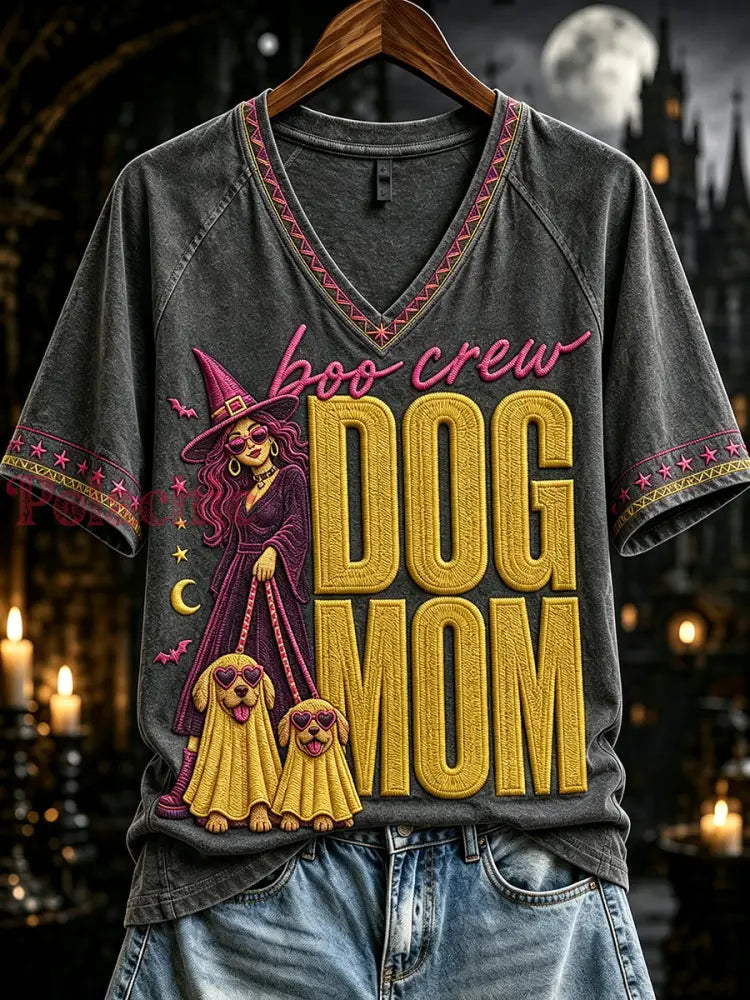 Damska koszulka z krótkim rękawem z dekoltem w serek na Halloween Boo Crew Dog Mom - Ciemny Szary / S