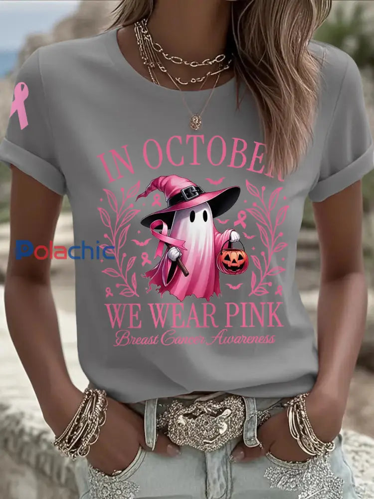 En octobre nous portons des femmes rose Halloween rose Ghost Print Breast Cancer Awareness Support Tee Gris Clair / S